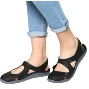 CROCS Swiftwater Wave Size 8 Black Gray Slingback Mary Jane Rubber Flats Casual